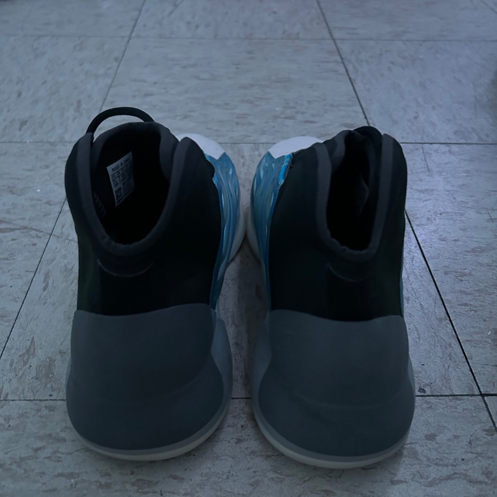 Adidas - Picture 3 of 4